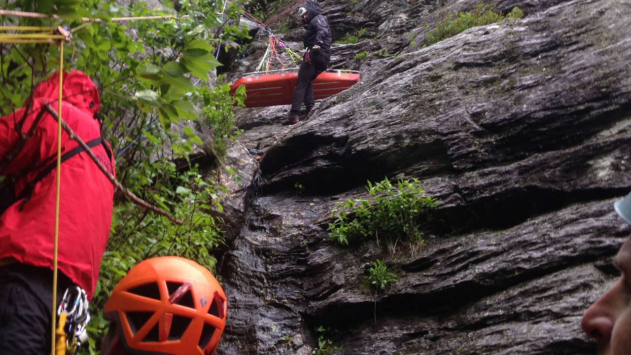 Stowe Mountain Rescue cliff rescue